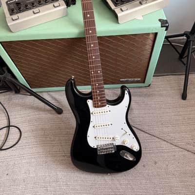 Squier Stratocaster - Black image 3