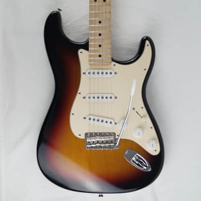 Fender Highway One Stratocaster - USA 2005 - 3 Color Sunburst - Gigbag included image 3
