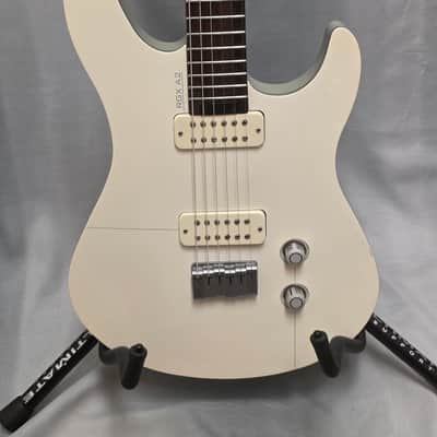 Yamaha RGX A2 - White/Gray image 2
