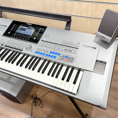 Yamaha Tyros 5 76 note Arranger Keyboard & MS05 Speaker System image 6