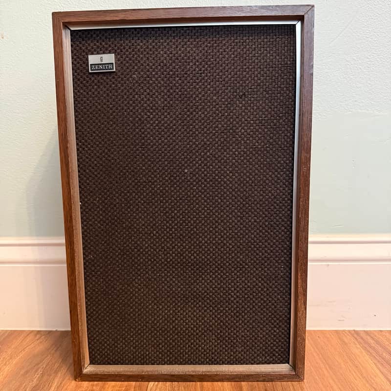 1972 Zenith Guitar Speaker Cabinet with Original GEFCO Driver – Mid-Century Walnut image 1
