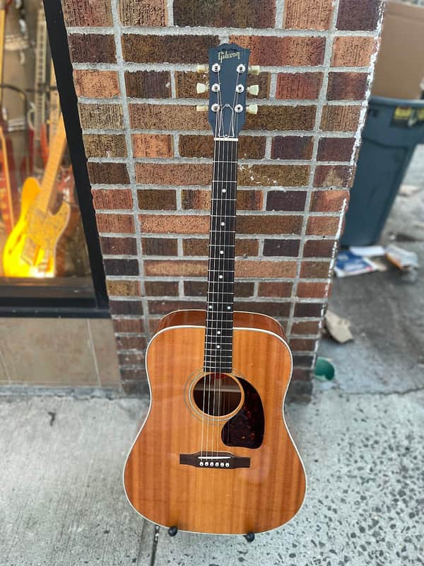Gibson J-30 1989 - 2000 - Antique Natural new comb lock installed on case image 1