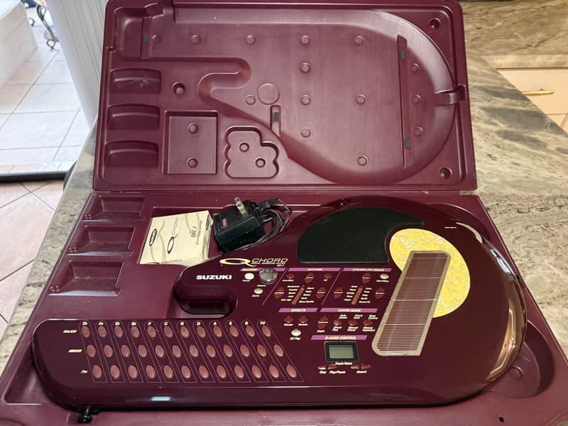 Suzuki QC-1 QChord 1999 - Red image 1