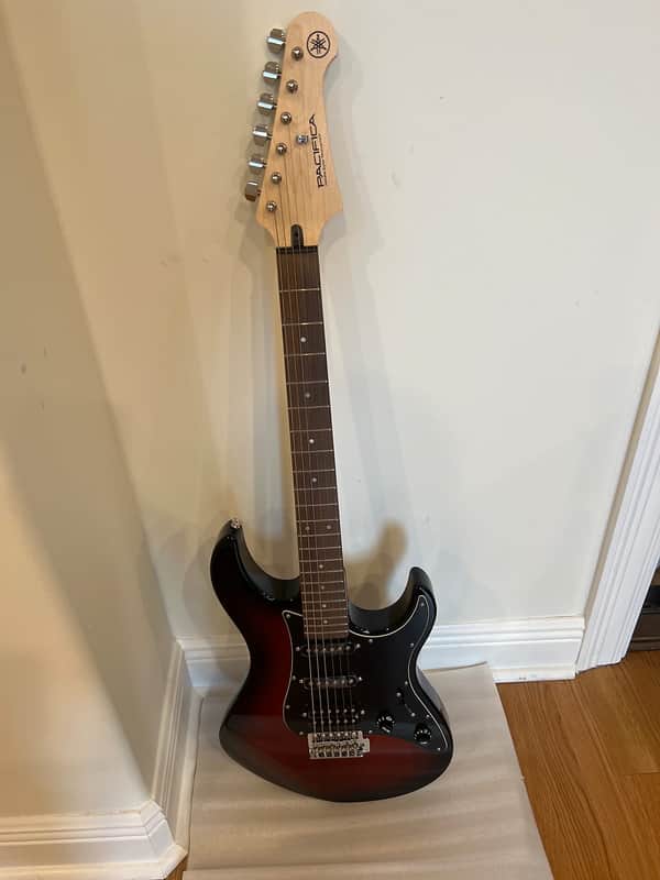 Yahama Electric guitar Old violin Sunburst image 1