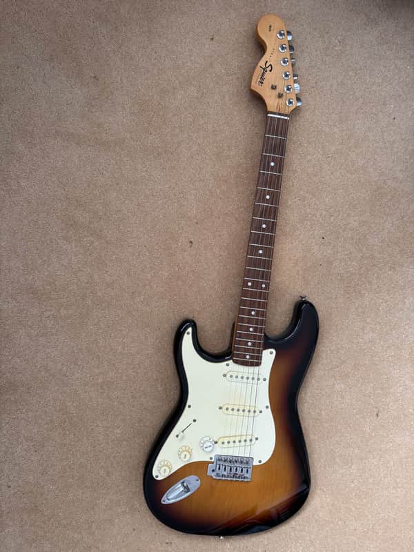 Fender Squier Stratocaster 2000 - 3 Colour Sunburst image 1