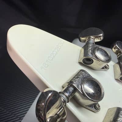 2016 Epiphone Brendon Small Signature "Snow Falcon" Flying V - Snow Burst image 17