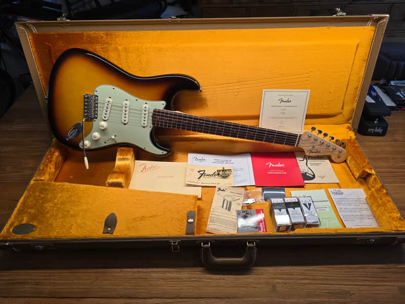 Fender American Vintage ’59 Stratocaster 2017 – 3-Tone Sunburst – Van Zandt True Vintage + Original Pickups image 1