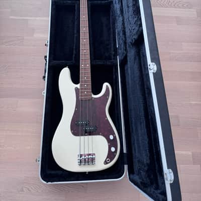 Fender Standard Precision Bass 19 September 2011 - Maple neck and fingerboard image 12