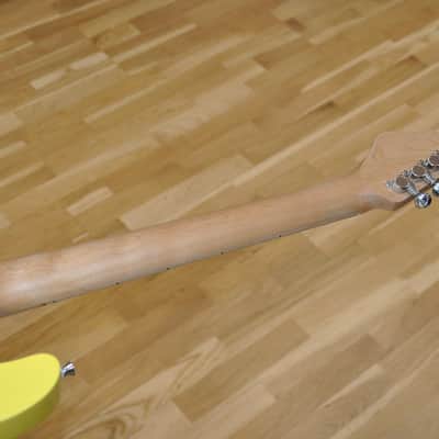 SpongeBob Yellow Electric Guitar - Bob L'Eponge - Strato Type - Limited Edition - Free Shipping! image 9