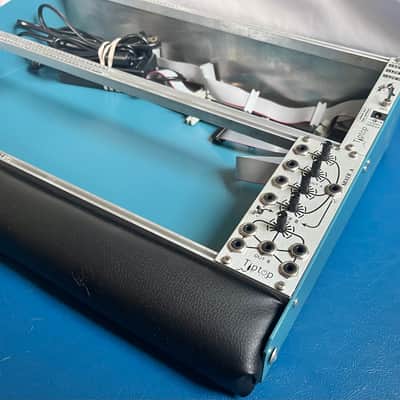 6U 84HP Eurorack Desktop Powered Case w/ padded wrist rest, TR-909 size image 3