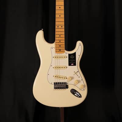 Fender Limited Edition American Vintage II 1973 Stratocaster® 2025 - White image 2