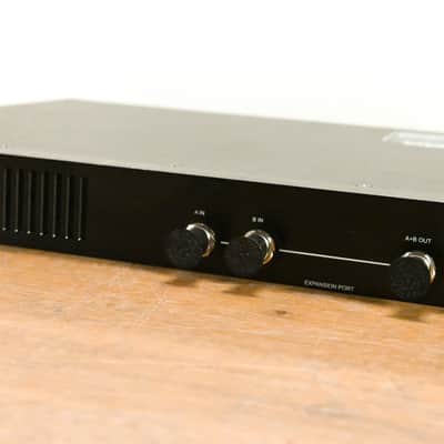 Shure PA821A Antenna Combiner for PSM Wireless Systems  - 470-952 MHz CG0106C image 3