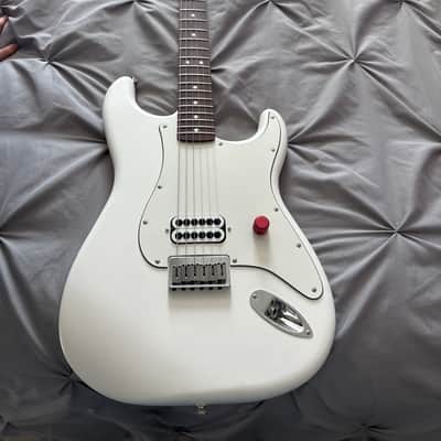 Fender To The Stars Limited Tom DeLonge Signature Stratocaster 2024 - Yeti image 2