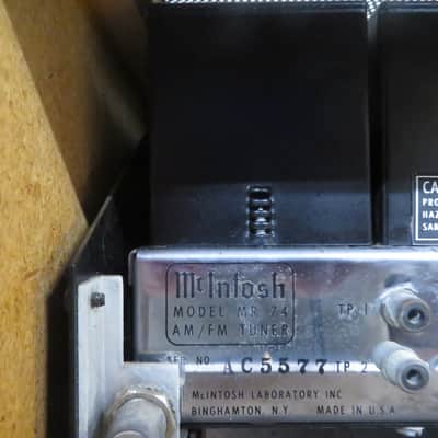 McIntosh MR74 Stereo tuner mid 1970's - Glass and black image 9