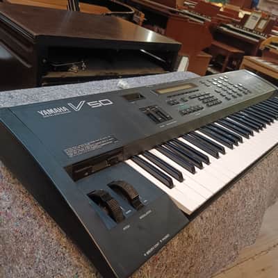Yamaha V50 FM Synthesizer 1989 - Black image 3