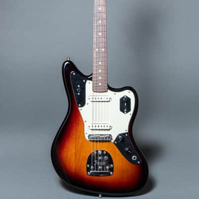 Fender American Professional Jaguar 2017, Sunburst image 2