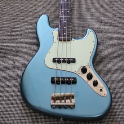 Squier James Johnston Signature Jazz Bass 2010 - Lake Placid Blue image 2