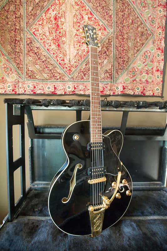 Yamaha AES 1500B Black image 1