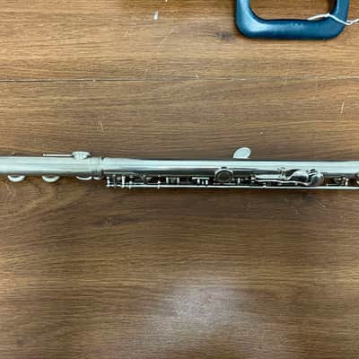 Bundy BFL-300 Closed-Hole Flute with Offset G, C Foot 2010s - Silver image 7