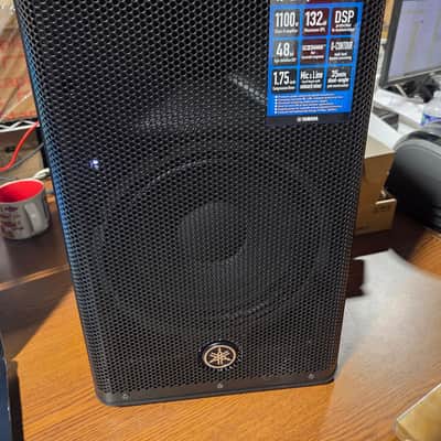 Yamaha DXR10MKII 1100 Watt Powered Speaker - Used image 1
