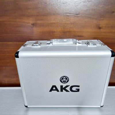 AKG C414 XLS Large Diaphragm Multipattern Condenser Microphone image 1