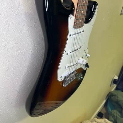 Fender G-5 VG Stratocaster 2012 - 2015 - 3-Color Sunburst w/ Gig Bag image 7