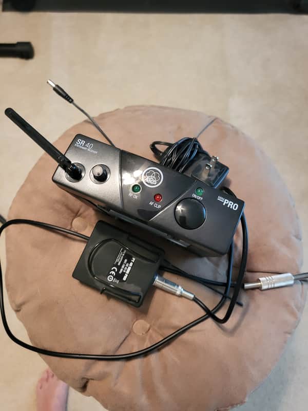 AKG SR-40 + PT-40 Mini Wireless Instrument Set - Band B 2010s - Black image 1