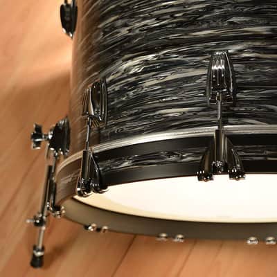Ludwig Classic Maple 13/16/22 3pc. Drum Kit Vintage Black Oyster image 4