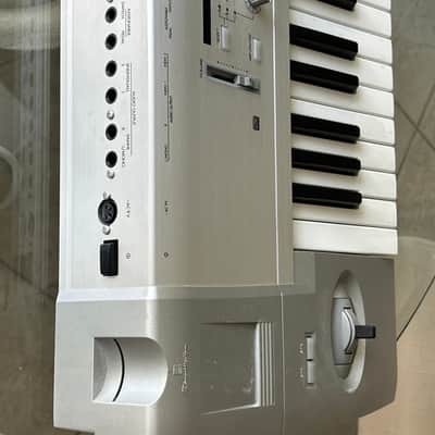Korg Triton LE 76 Key 2000 - Silver image 3