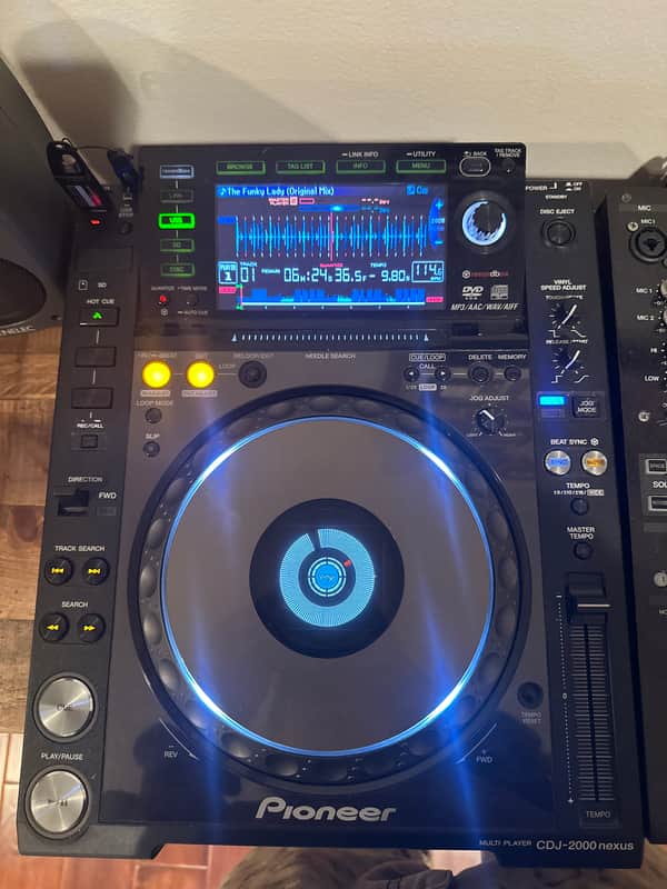 Pioneer CDJ-2000 Nexus Professional Media Player x2 image 1