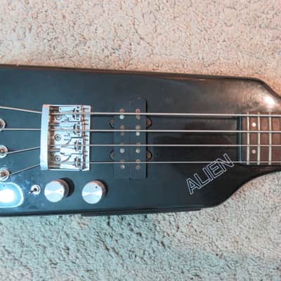 Vintage 1980s Hondo Alien Headless Short Scale Bass Guitar Aluminum Neck Black image 3