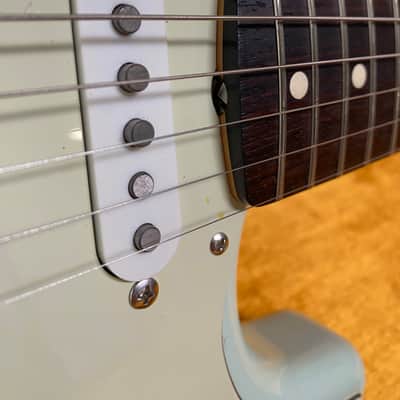 Fender MIJ Heritage 60s Stratocaster 2020-2025 - Sonic Blue image 5
