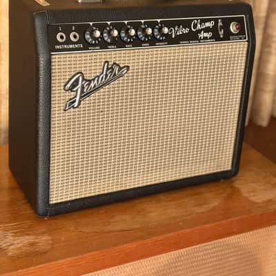 Fender Vibro Champ 6-Watt 1x8" Guitar Combo 1964 - 1967 - Black Panel image 9