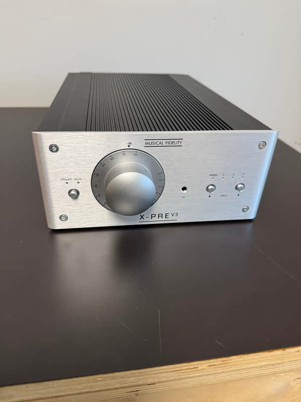 Musical Fidelity X-Pre V3 (Preowned) Excellent Condition comes with remote image 1