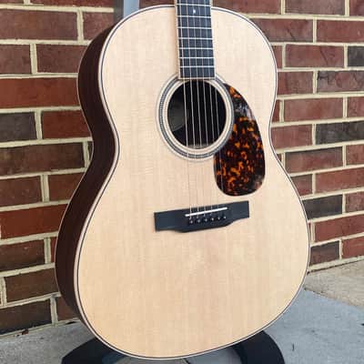 Larrivee L-03R, Sitka Spruce Top, Rosewood Back & Sides, Maple Binding, Ebony Bridge & Fretboard Bild 3