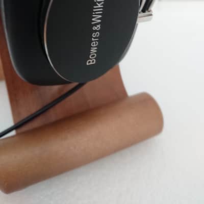 Bowers & Wilkins P7 - Black / Stainless Steel image 3