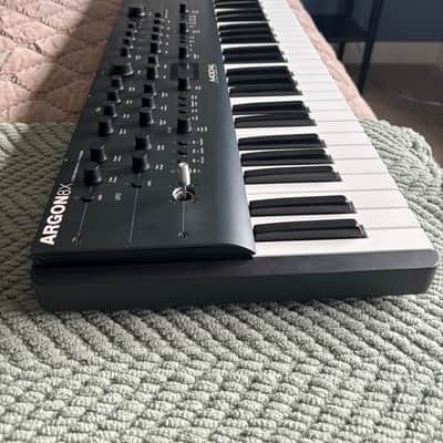 Modal Electronics Argon8X 8 Voice 61-Key Wavetable Synthesizer 2020 - Grey image 2
