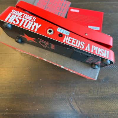 Dunlop TBM95 Tom Morello Signature Cry Baby Wah image 5