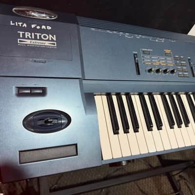 Korg Triton Extreme 76-Key 120-Voice Polyphonic Workstation 2005 - 2009 - Black image 7