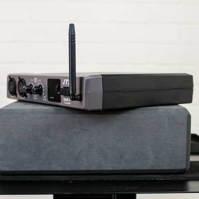 Preowned JTS SIEM-2T Wireless Receiver w/ 4 SIEM-2R Transmitters & Power Supply image 3