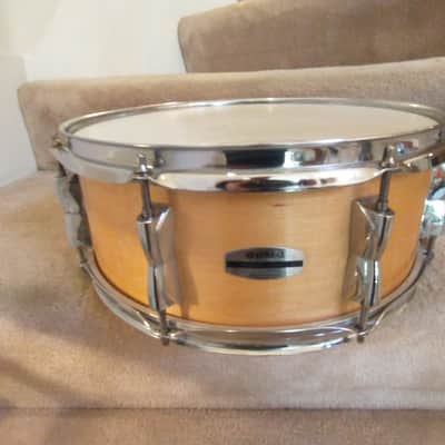 Yamaha 14 round x 5.5 inch snare drum quality hardwood shell natural lacquer finish very clean! image 6