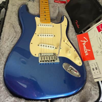 Fender Ultra Stratocaster 2021 - Cobalt Blue image 2