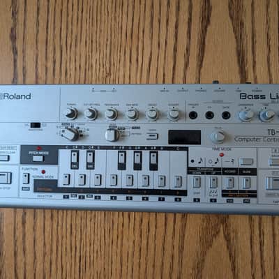 DTM・DAW Roland Boutique TB-03 bass line TB-303 Roland TB-03 Bass Line Boutique Synthesizer : Amazon.ca: Musical