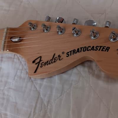 Fender Vintera '70s Stratocaster with Maple Fretboard - Fender American Body HSS (Hardshell Case) 2019 - Black image 8