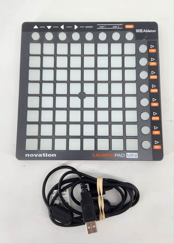 Novation Launchpad Mini MKI Pad Controller 2013 - 2015 - Black image 1