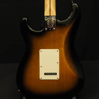Fender 50th Anniversary Stratocaster 2003 - 2-Tone SUnburst image 5