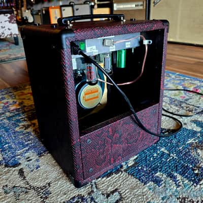 Hunter Amplifiers - Stingray - 4-watt Tube Combo - 8" Speaker - Red Snakeskin image 4