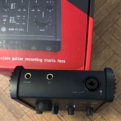 IK Multimedia Axe I/O One USB-C Audio Interface 2023 - Present - Black image 3