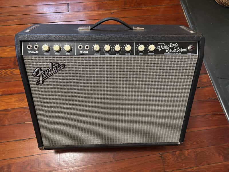 Fender "Custom" Vibrolux Reverb 40-Watt 2x10" Guitar Combo 1996 - 2013 - Black Bild 1