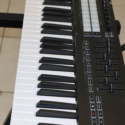 Novation Launchkey 49 MKIV MIDI Keyboard Controller 2024 - Present - Black image 4